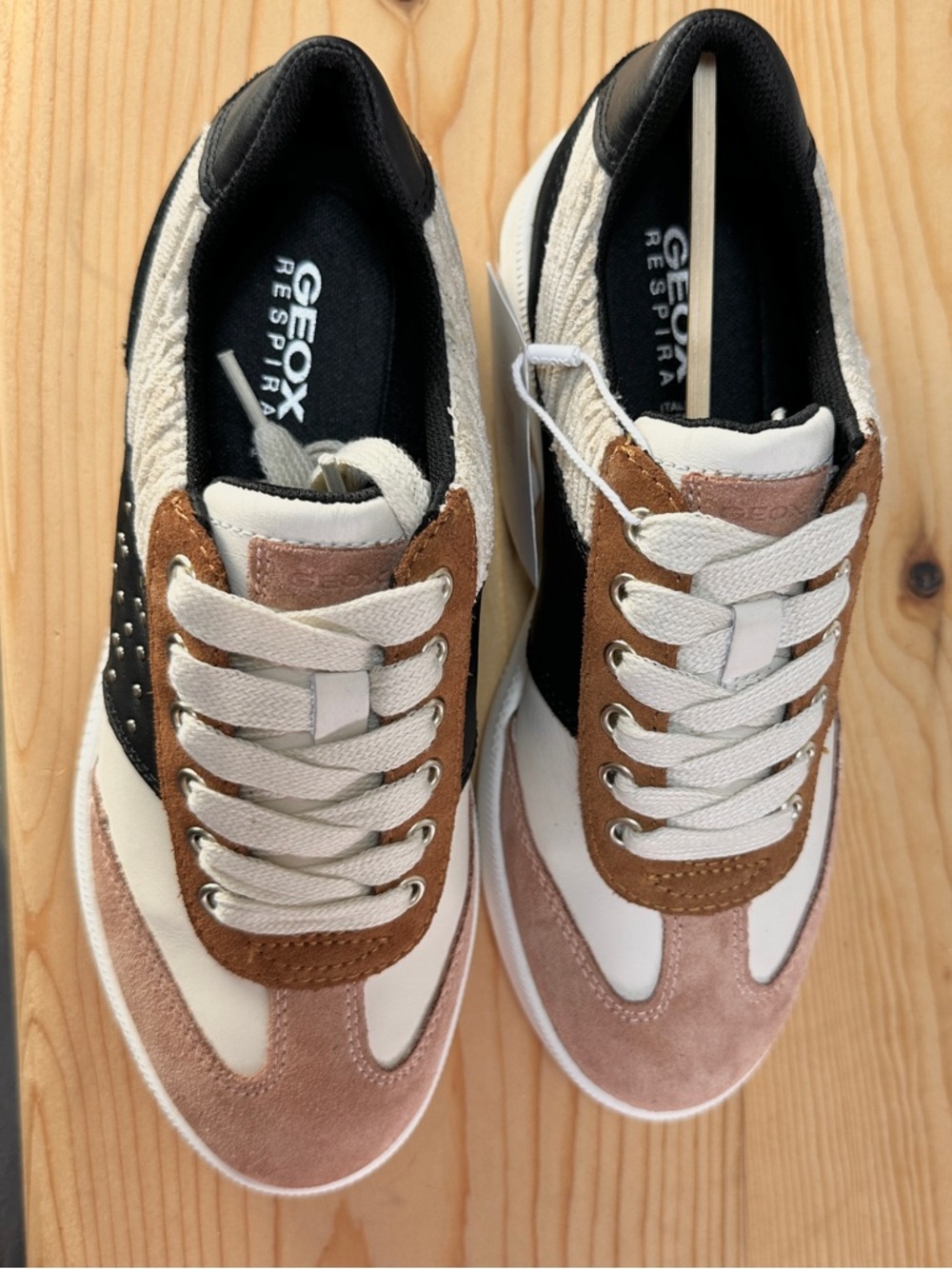 Geox Colorblock Sneakers Low Top Casual Shoes Size 5 NWT Neutral Walking Shoes - Picture 10 of 10